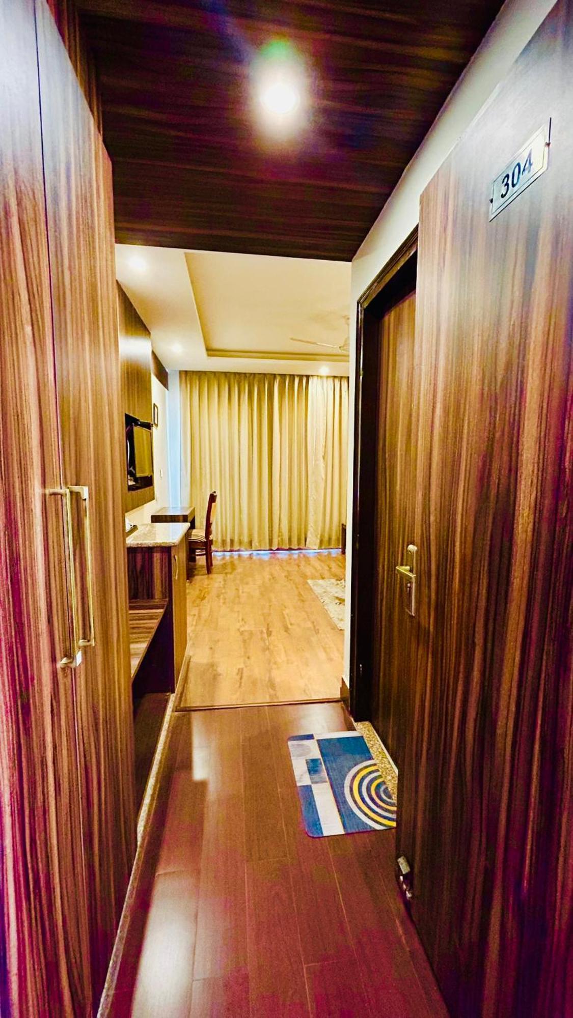 Simsa Heights 4*